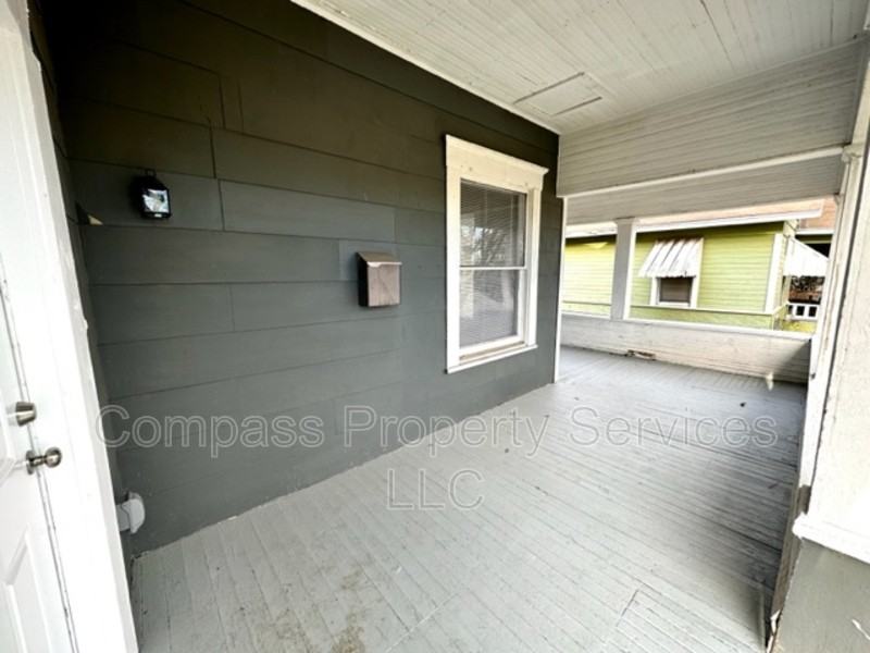 1827B Proctor Ave - Photo 2 of 11