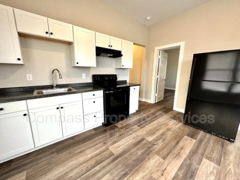 1827B Proctor Ave - Photo 7 of 11