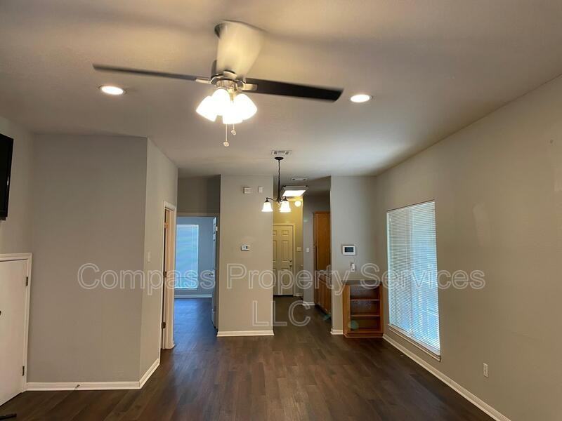 1916A S 15th St #1916AS15th - Photo 4 of 17