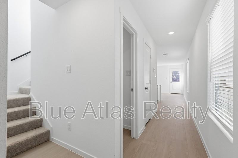 12113 Steeplechase Dr - Photo 3 of 16