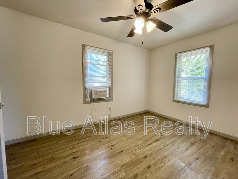 2037 Beaumont St - Photo 6 of 13