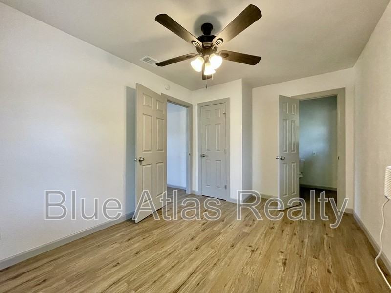 2037 Beaumont St - Photo 7 of 13