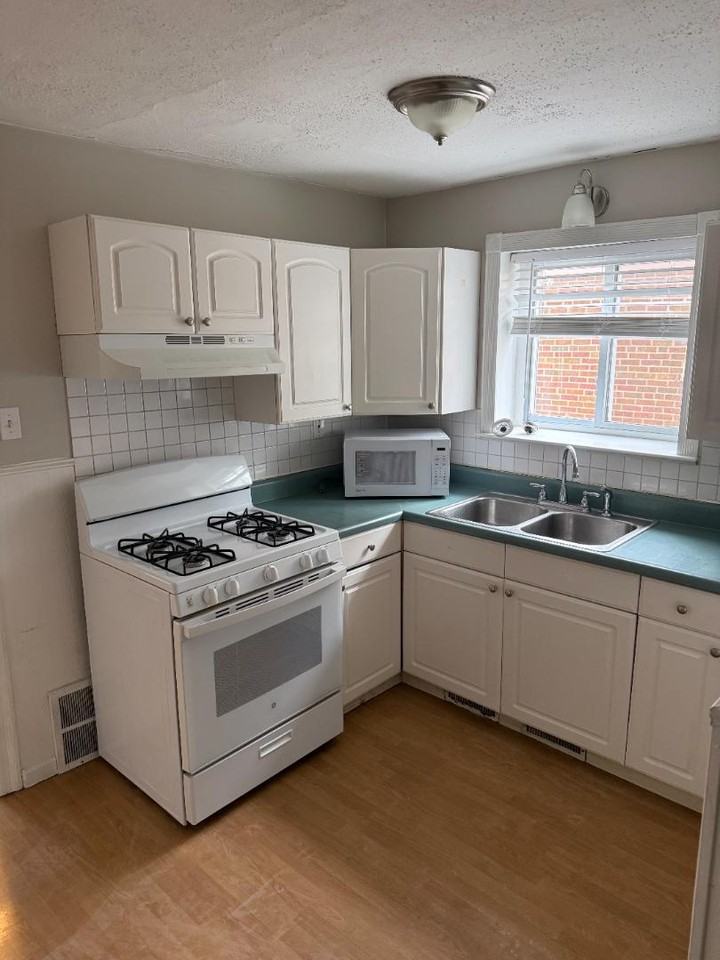 7245 Bruno Ave - Photo 3 of 8