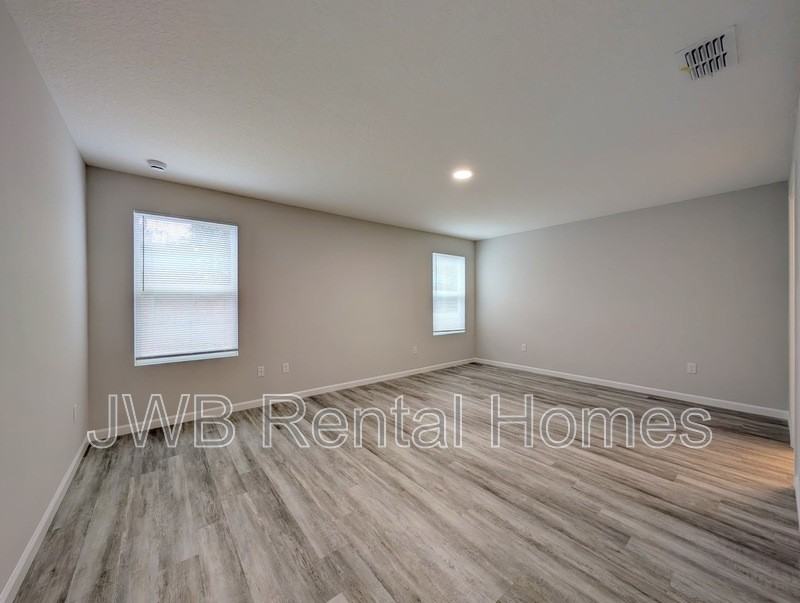 1542 Kooling Dr - Photo 7 of 18