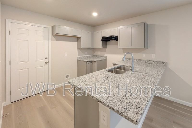 8008 Harding Ave - Photo 4 of 18