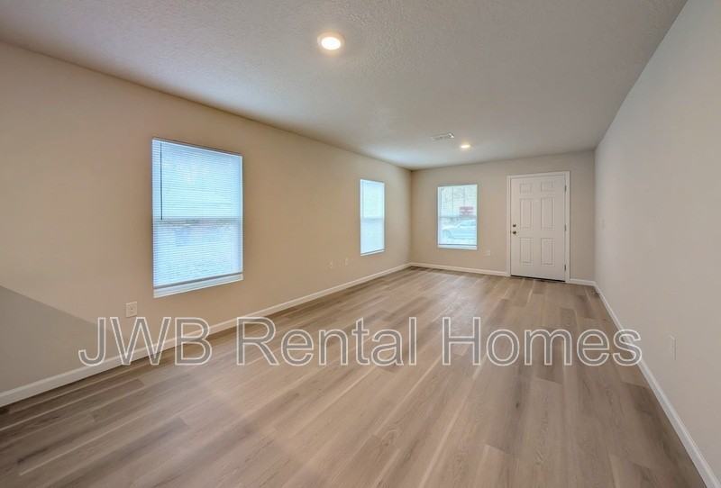 8008 Harding Ave - Photo 6 of 18