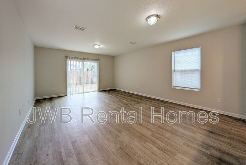 8337 Berry Ave - Photo 6 of 19