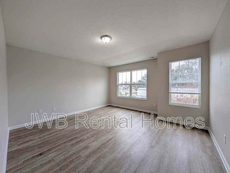 8337 Berry Ave - Photo 7 of 19