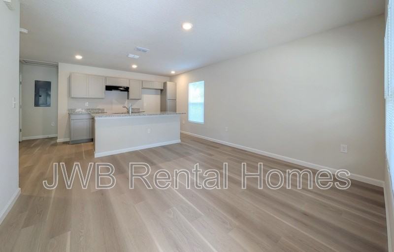 1404 W 23rd St - Photo 5 of 16