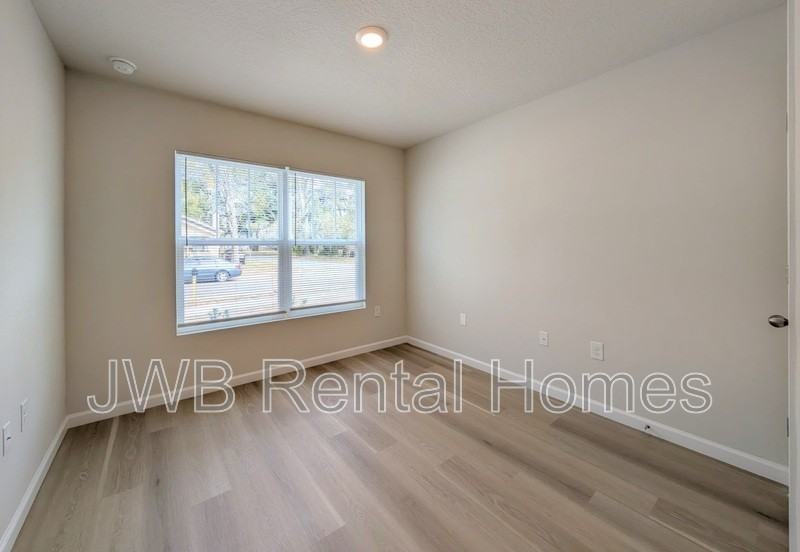 1404 W 23rd St - Photo 7 of 16