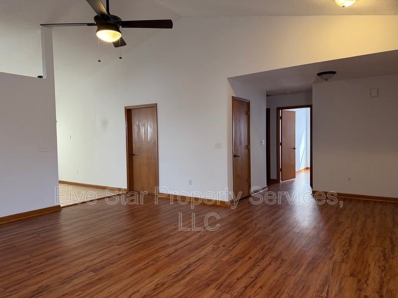 5101 Dove Dr - Photo 3 of 10