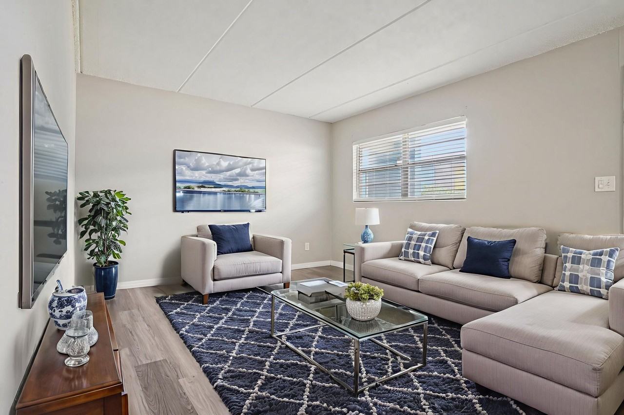 The Element at 464 - Photo 5 of 26