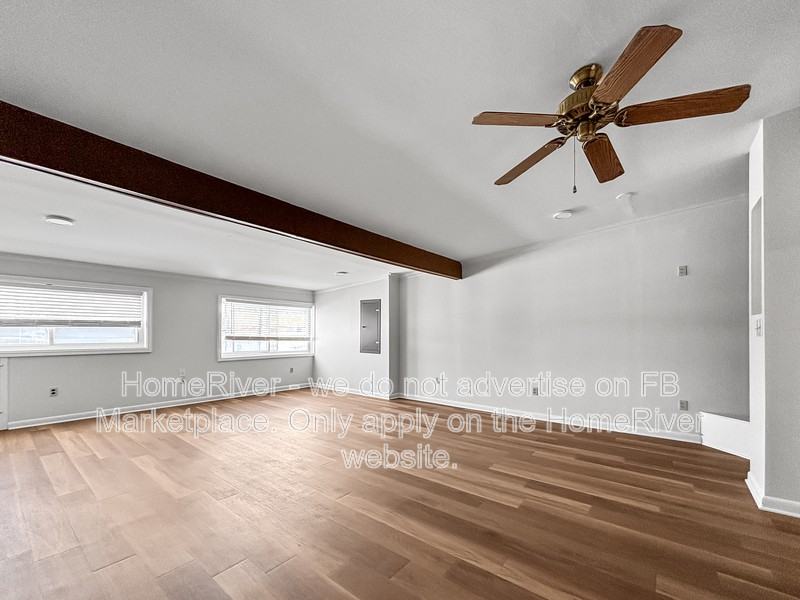 409 Mill St 2nd Fl - Photo 4 of 19