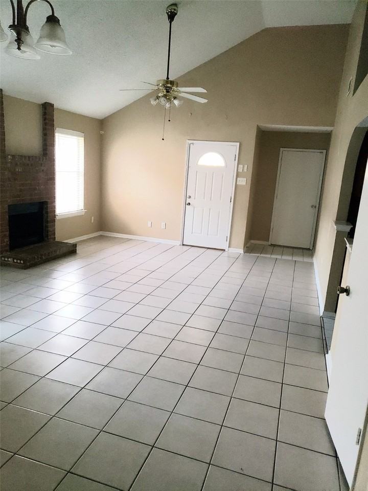 11519 Highland Meadow Dr #NA - Photo 2 of 16