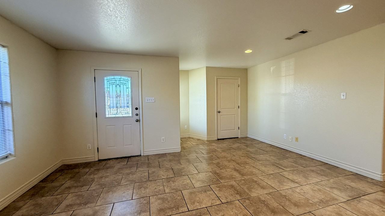 15521 Cruiser St #A - Photo 4 of 31