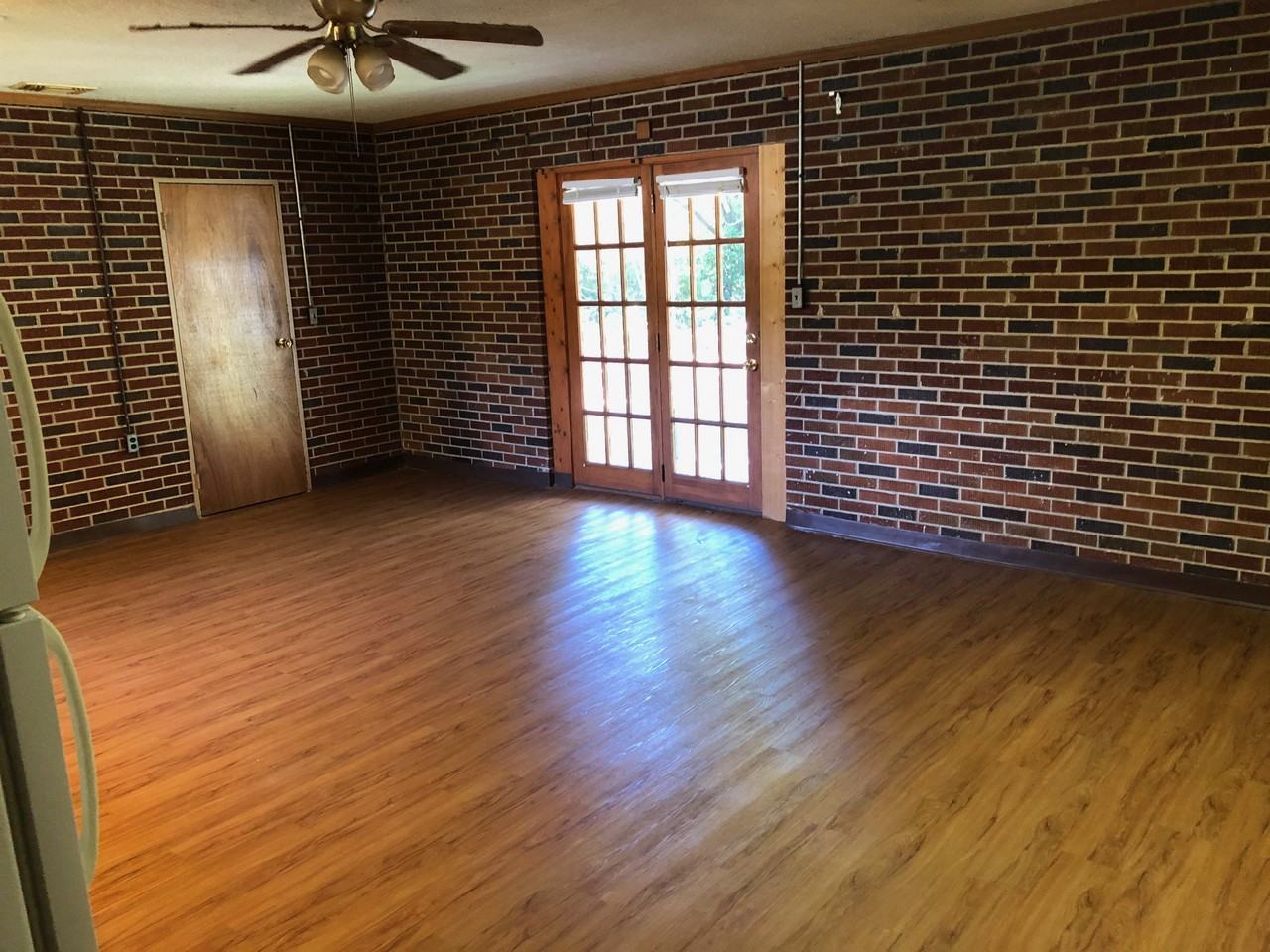 101 1/2 Catherine Ave #NA - Photo 3 of 10