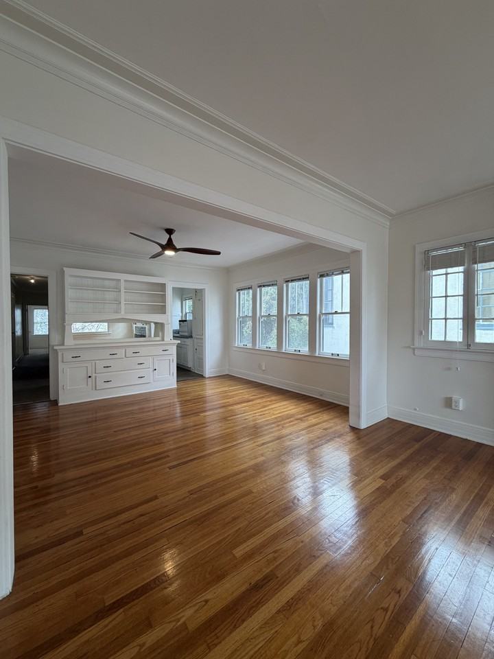 216 Idaho Ave #3 - Photo 3 of 11