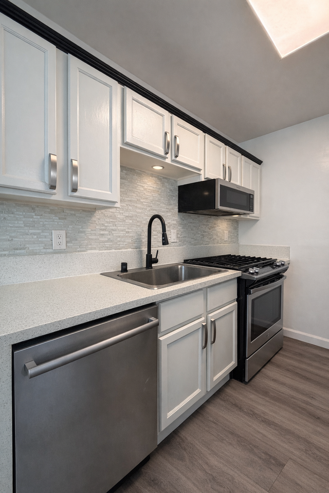 1244 Euclid St #7 - Photo 3 of 9