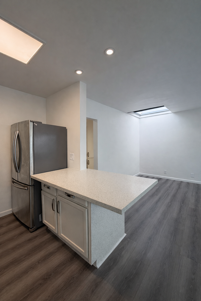 1244 Euclid St #7 - Photo 5 of 9