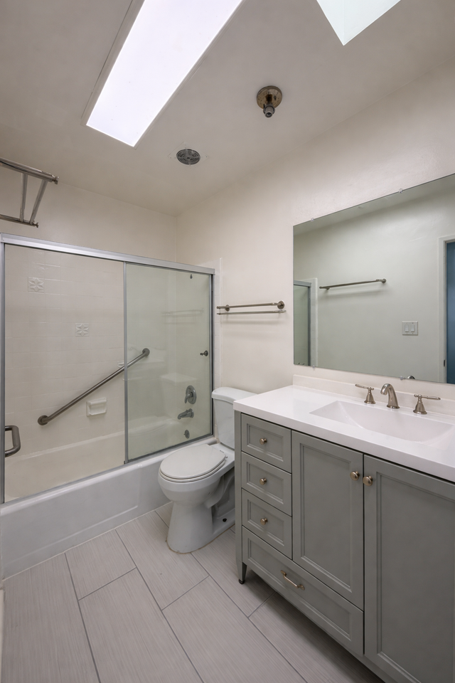 1244 Euclid St #7 - Photo 7 of 9