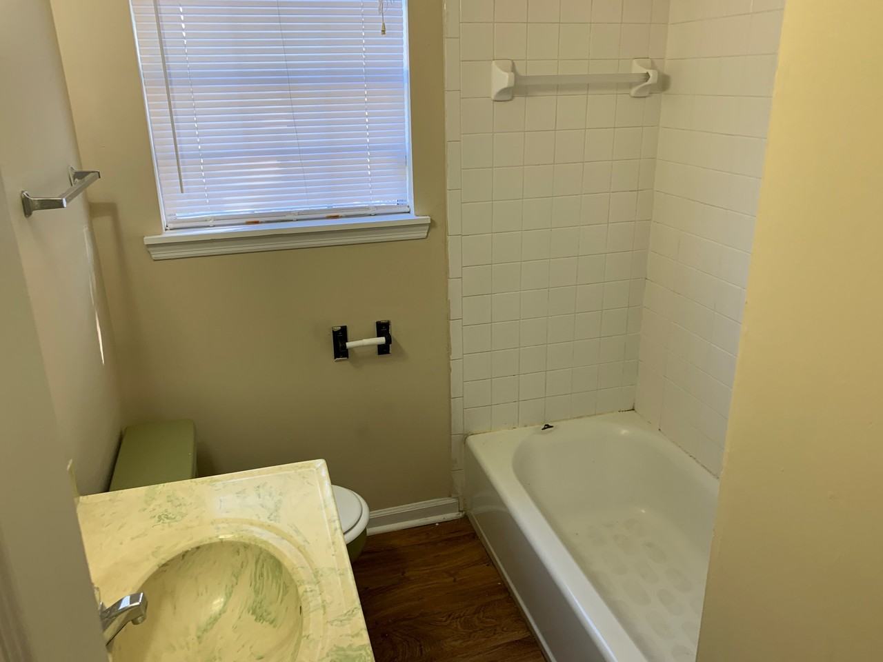 814 Robin Hood Trl #NA - Photo 4 of 18