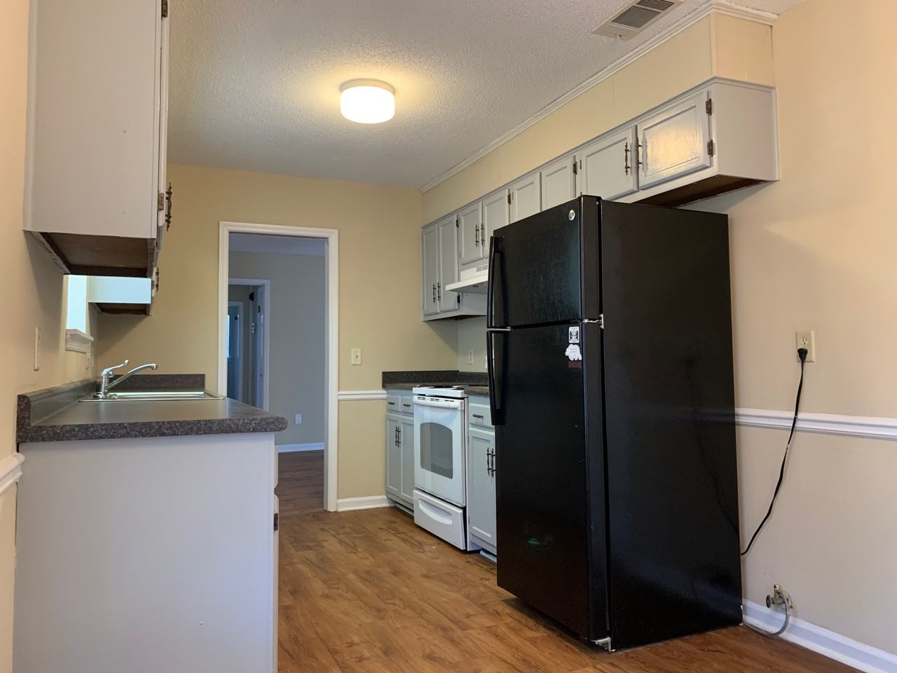 814 Robin Hood Trl #NA - Photo 5 of 18