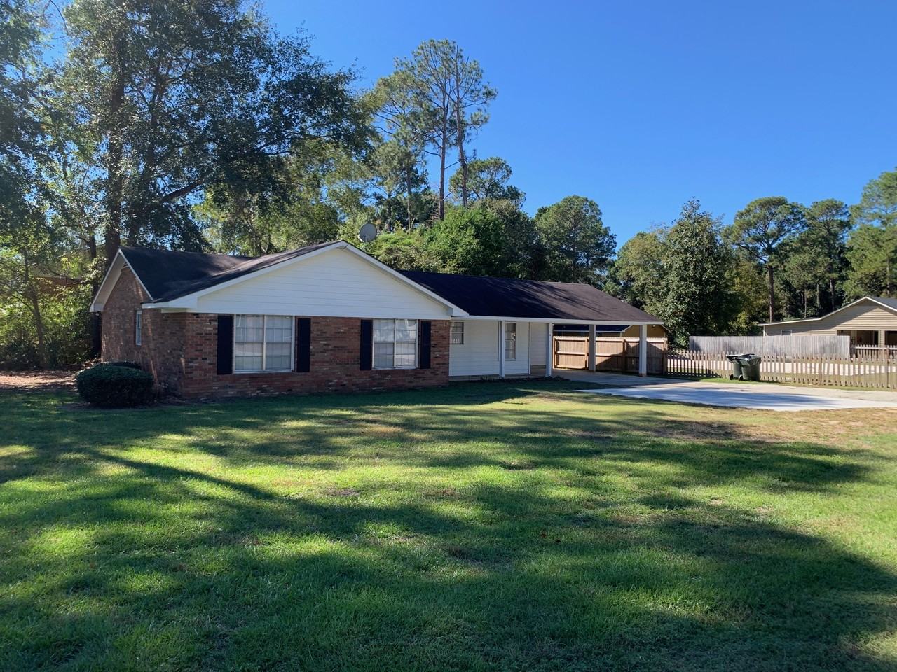 814 Robin Hood Trl #NA - Photo 2 of 18