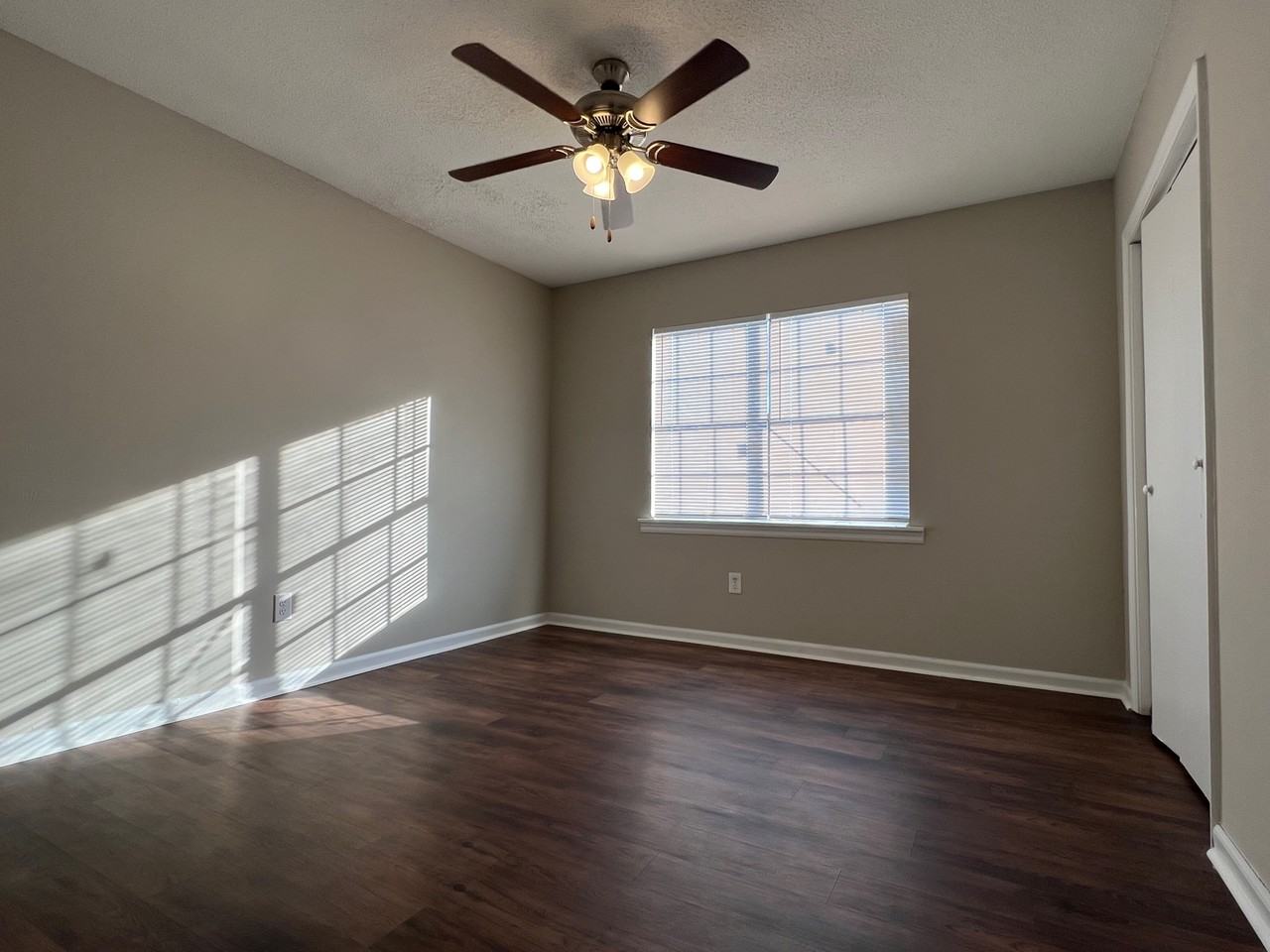 811 Robin Hood Trl #NA - Photo 3 of 10