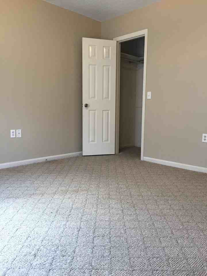 100 Lanier Dr #7 - Photo 3 of 12
