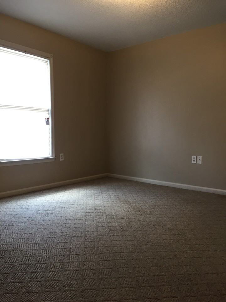 100 Lanier Dr #7 - Photo 6 of 12