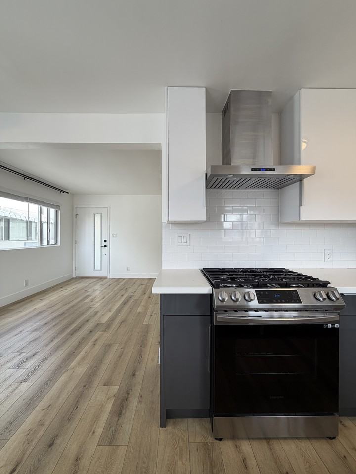 1514 S Cochran Ave #1 - Photo 6 of 12