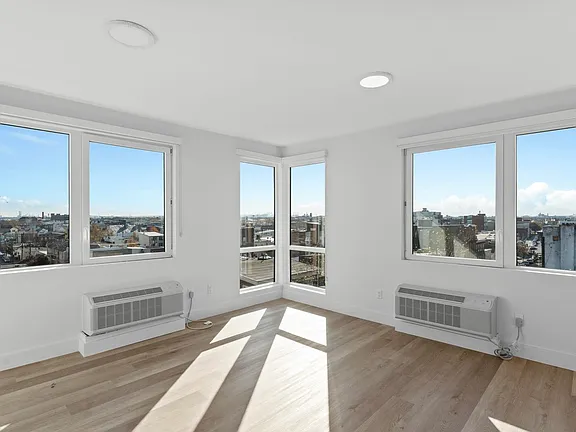 39 Madison St #503 - Photo 3 of 13