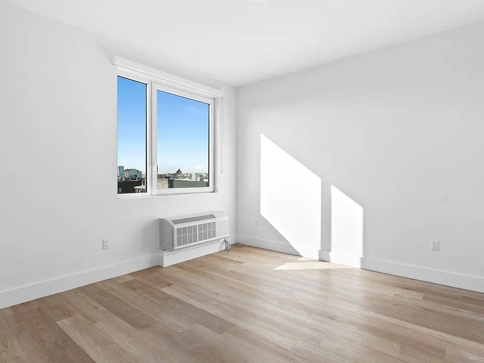 39 Madison St #503 - Photo 6 of 13