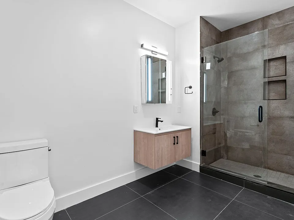 39 Madison St #503 - Photo 7 of 13