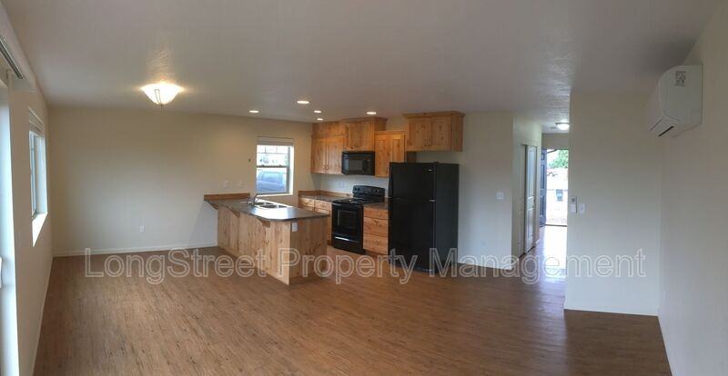 1810 College St - Photo 2 of 11