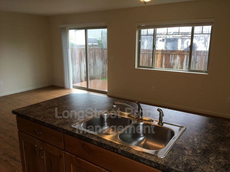 1810 College St - Photo 3 of 11