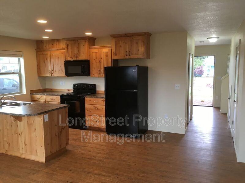 1810 College St - Photo 4 of 11