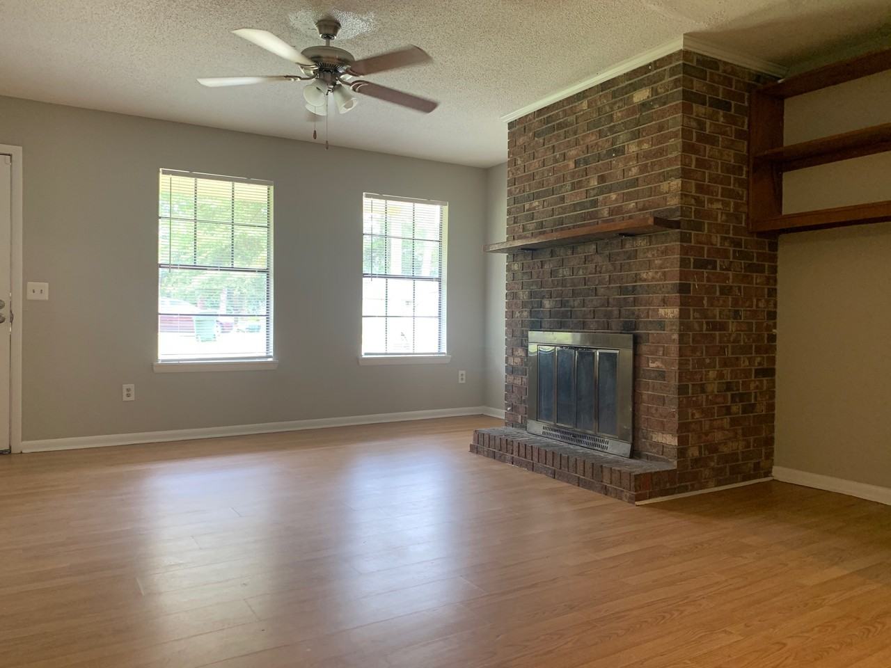 812 Robin Hood Trl #NA - Photo 2 of 18