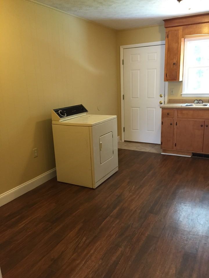 1207 Fair Rd #B - Photo 4 of 11