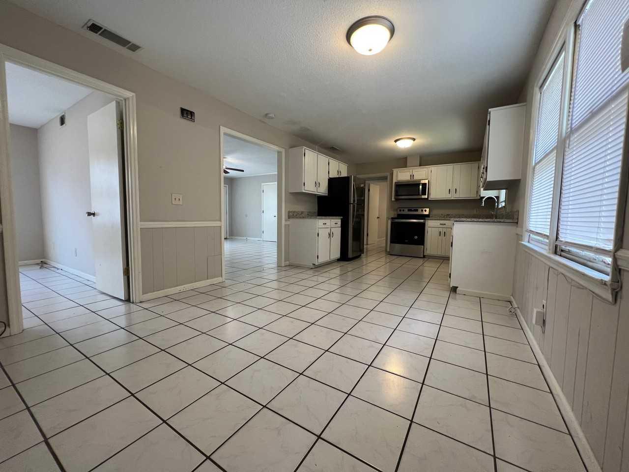 809 Robin Hood Trl #NA - Photo 3 of 8