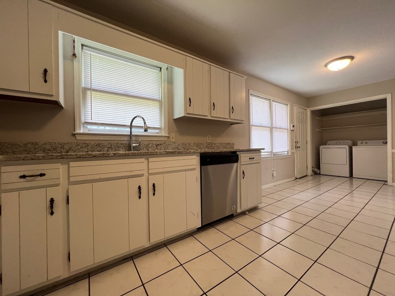 809 Robin Hood Trl #NA - Photo 4 of 8