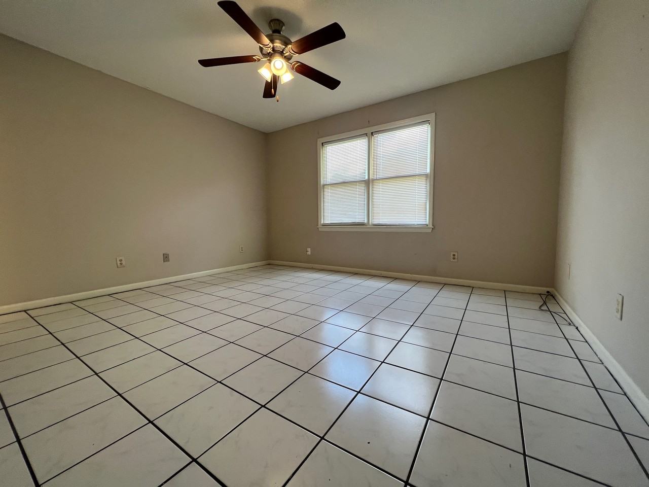 809 Robin Hood Trl #NA - Photo 7 of 8