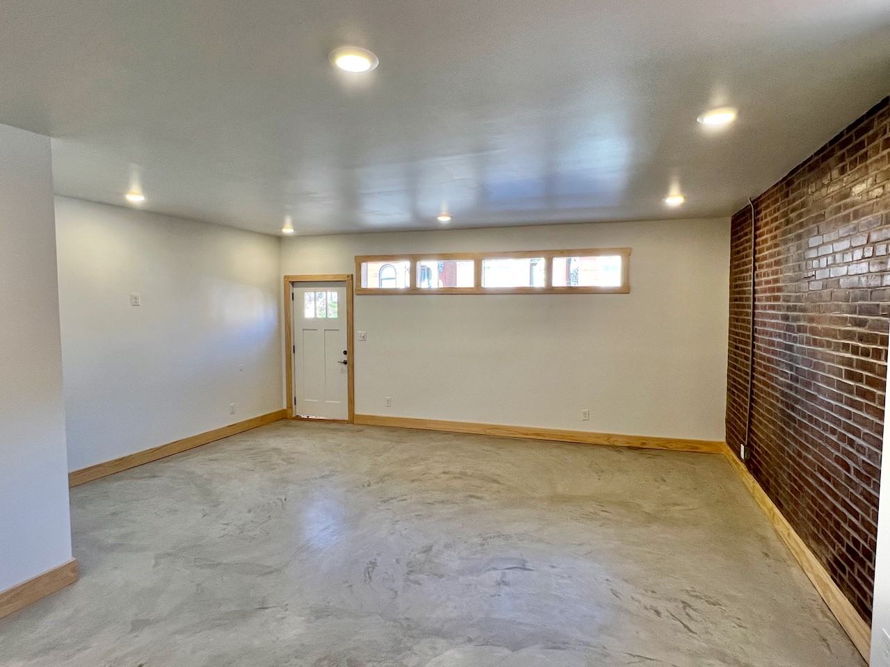 4470 Arco Ave - Photo 5 of 12