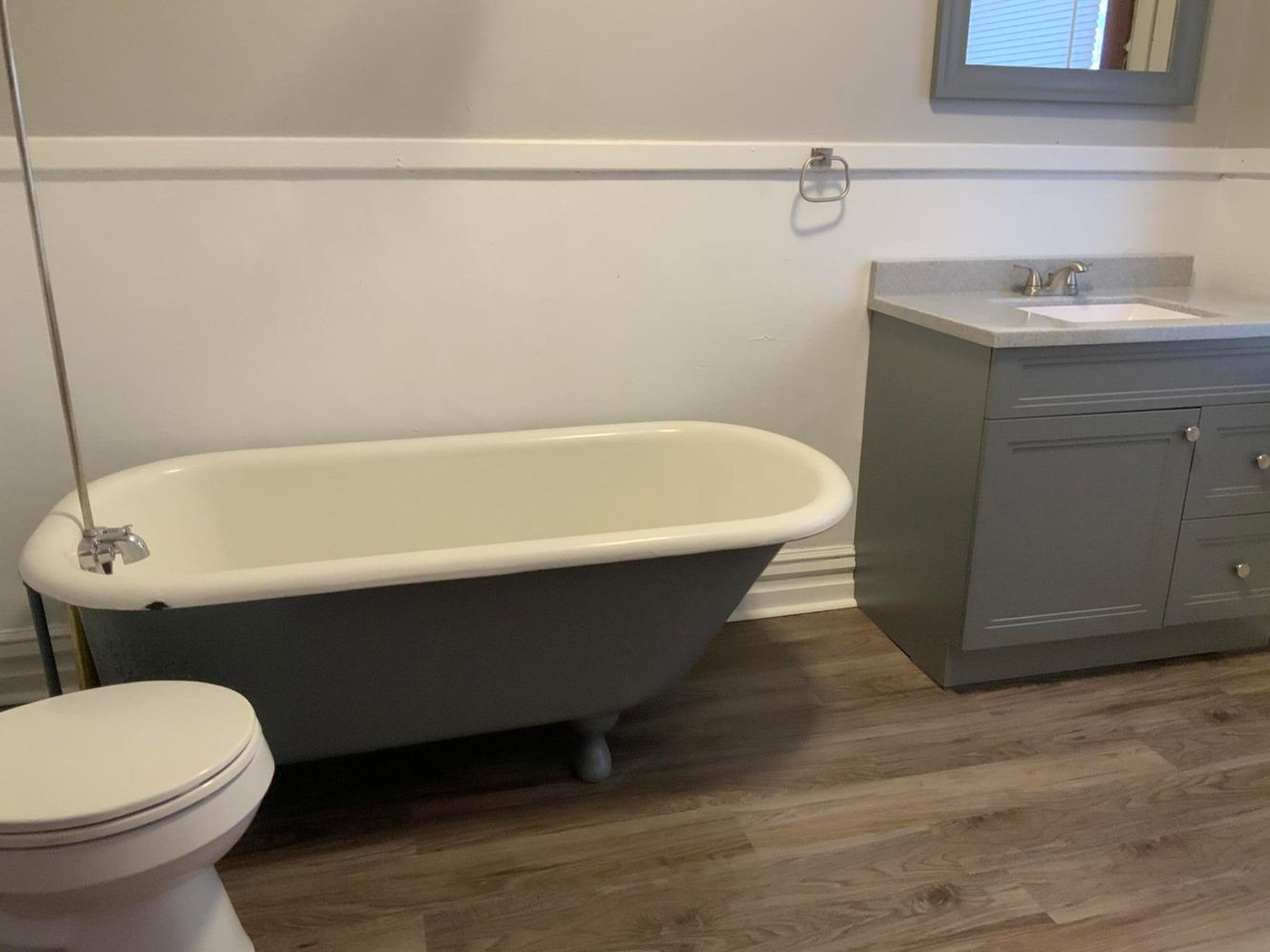 708 W Walnut St #2 - Photo 2 of 6