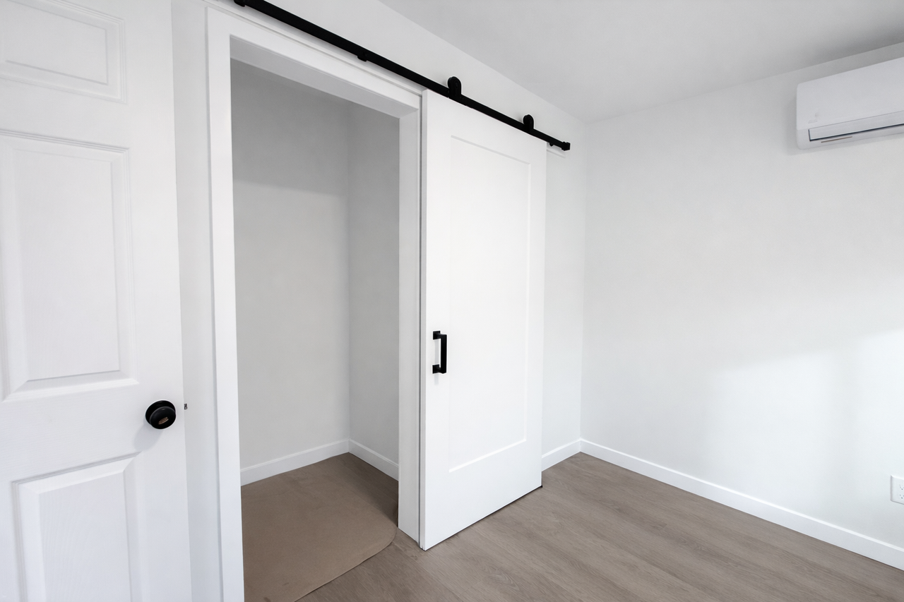 6907 Noble Ave #NA - Photo 7 of 12