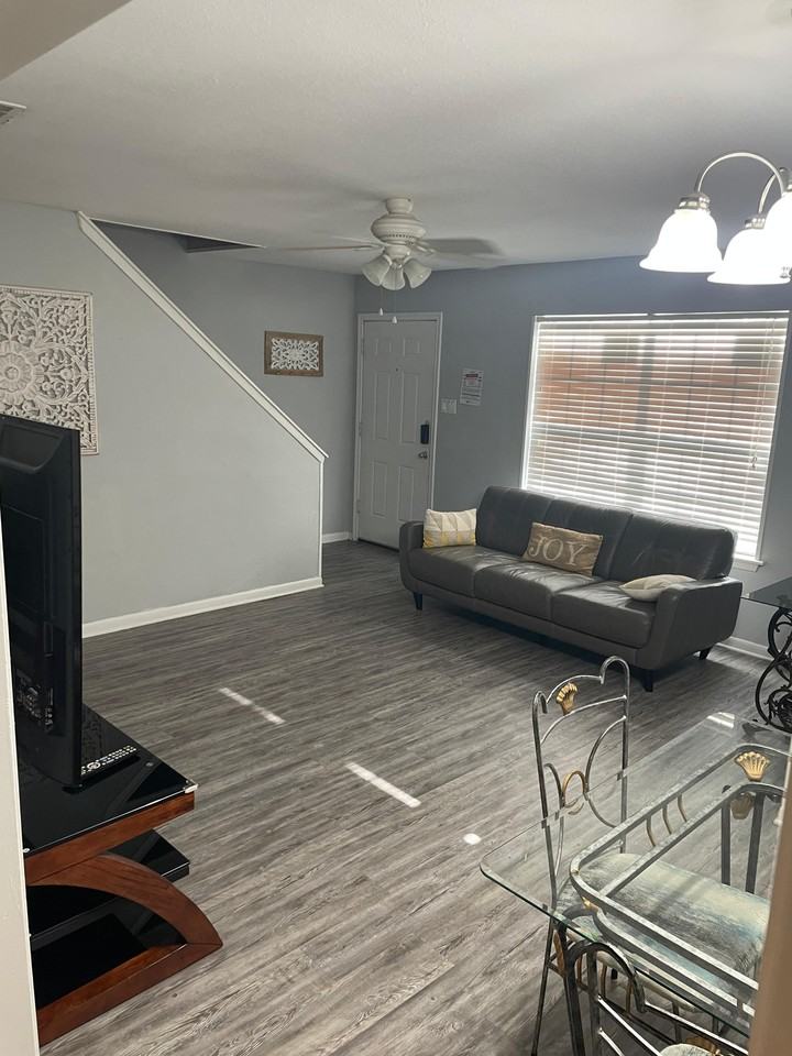 1807 Treehouse Trl #B - Photo 4 of 20