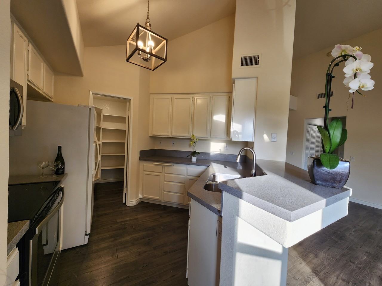 7285 Calabria Ct #19 - Photo 5 of 19