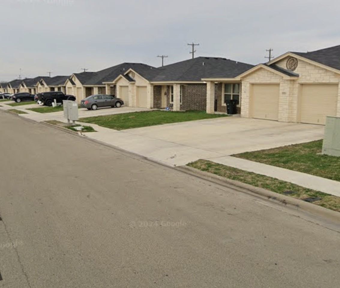 4304 Ivory Ln #B - Photo 4 of 13