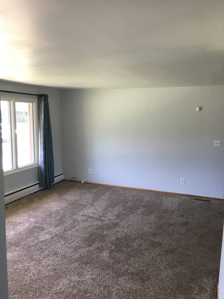 2123 Dorwood Dr - Photo 4 of 17