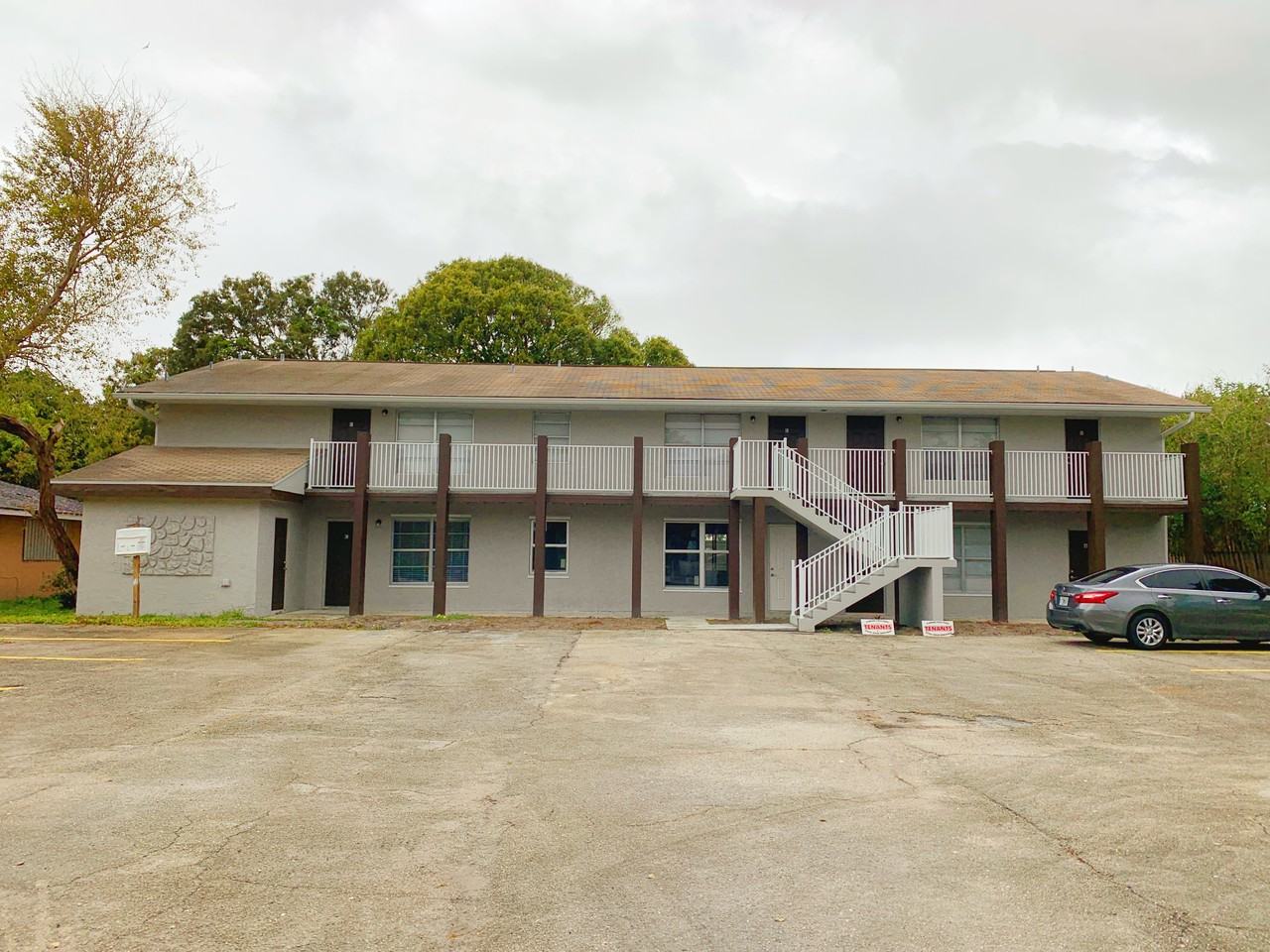 410 Palm Ave #C - Photo 3 of 10